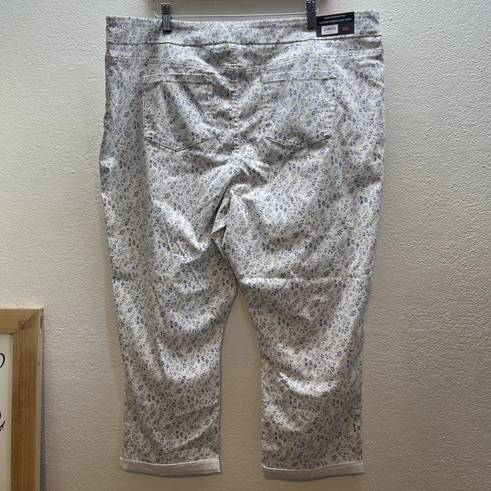 NWT Womens MARIO SERRANI Comfort Stretch Cuff White Blue Floral Capri Size XXL - Picture 3 of 8